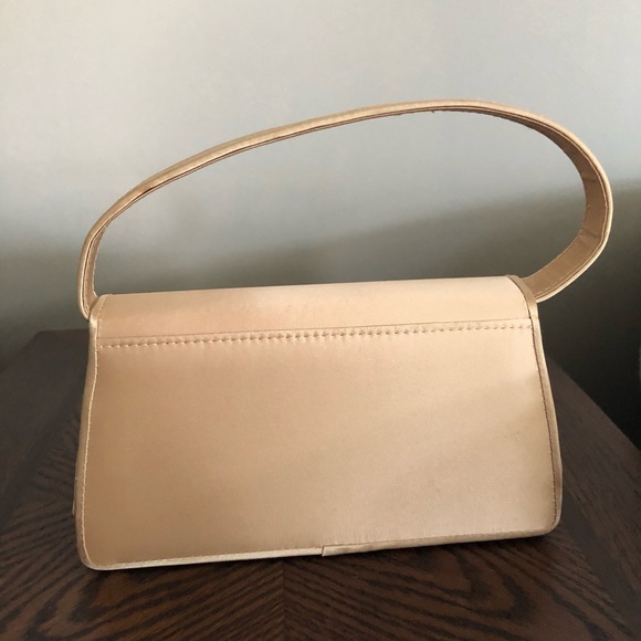 Gold cutie! - Picture 2 of 4